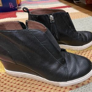 Platform sneakers, very comfortable. 7.5, worn maybe 8 times